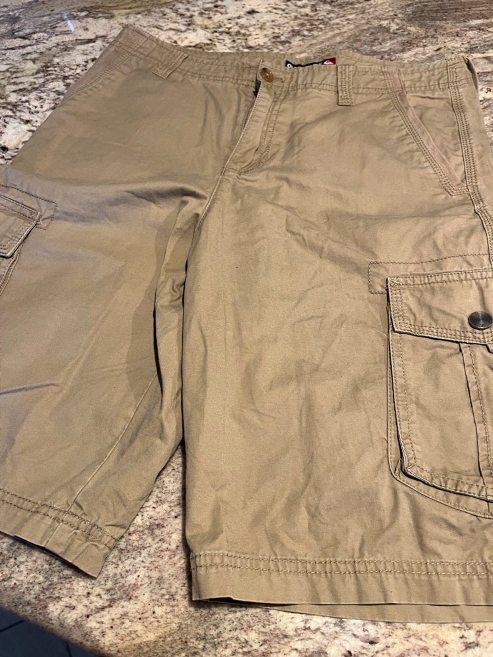 Quiksilver Men's/boys Khaki cotton Cargo Shorts size 29